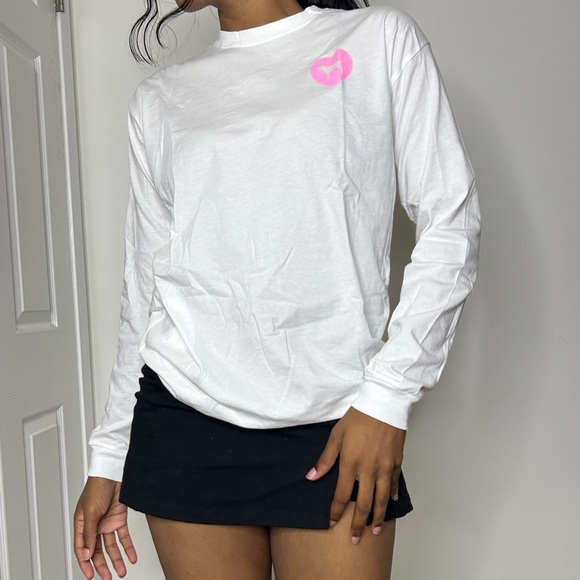 PINK Originals Long Sleeve White “Love Pink” Tee (NWT) - Picture 5 of 15